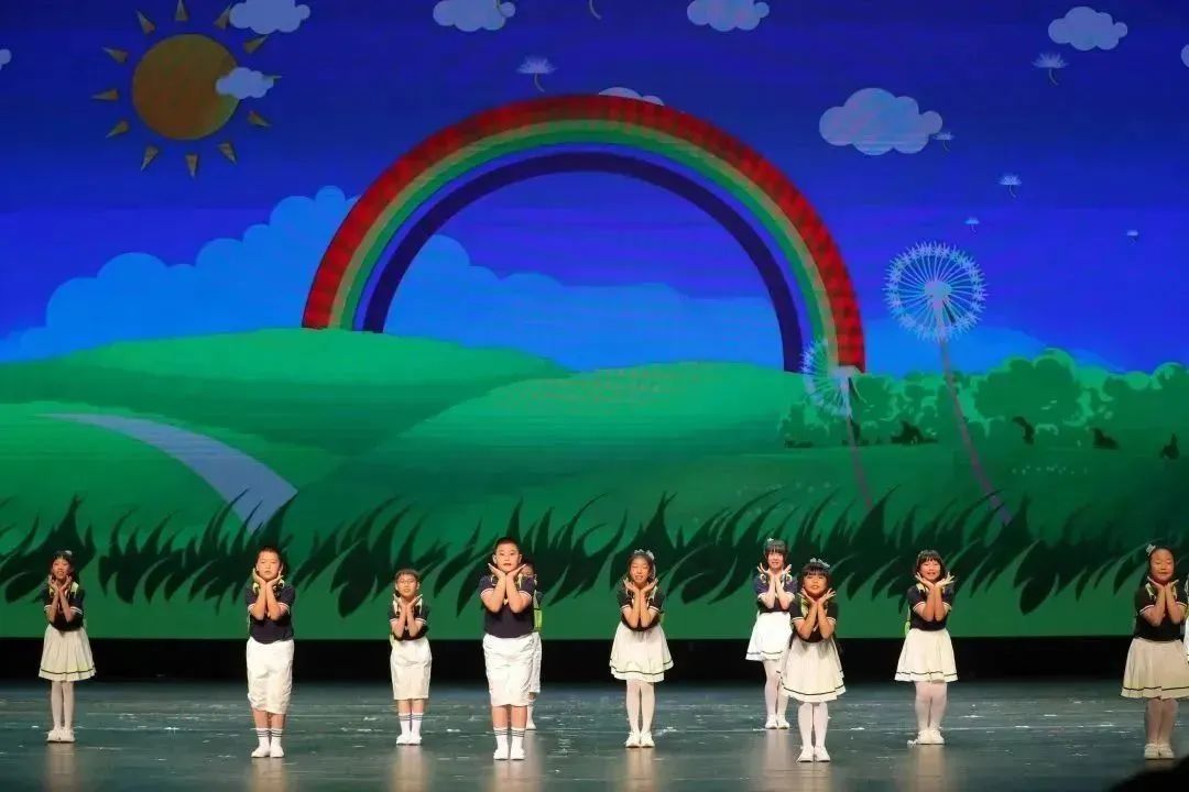 少年儿童心向党活动展览,老少童声颂党恩携手迈向新征程