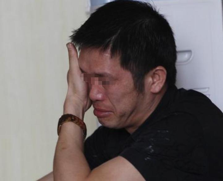 7岁男孩就医医生坠楼,7岁男童感冒去世医生跳楼