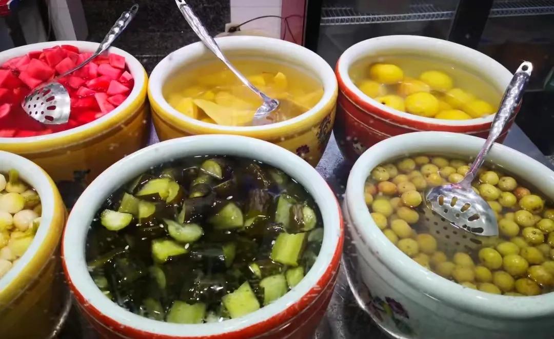 吃货们千万不要错过的昆明美食街,昆明翠湖公园附近美食街