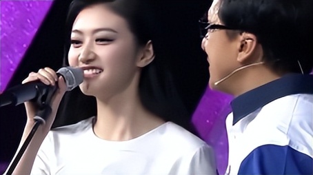 背景成谜景甜：坐拥3.5亿豪宅，拒绝张继科被金主强捧十年不红