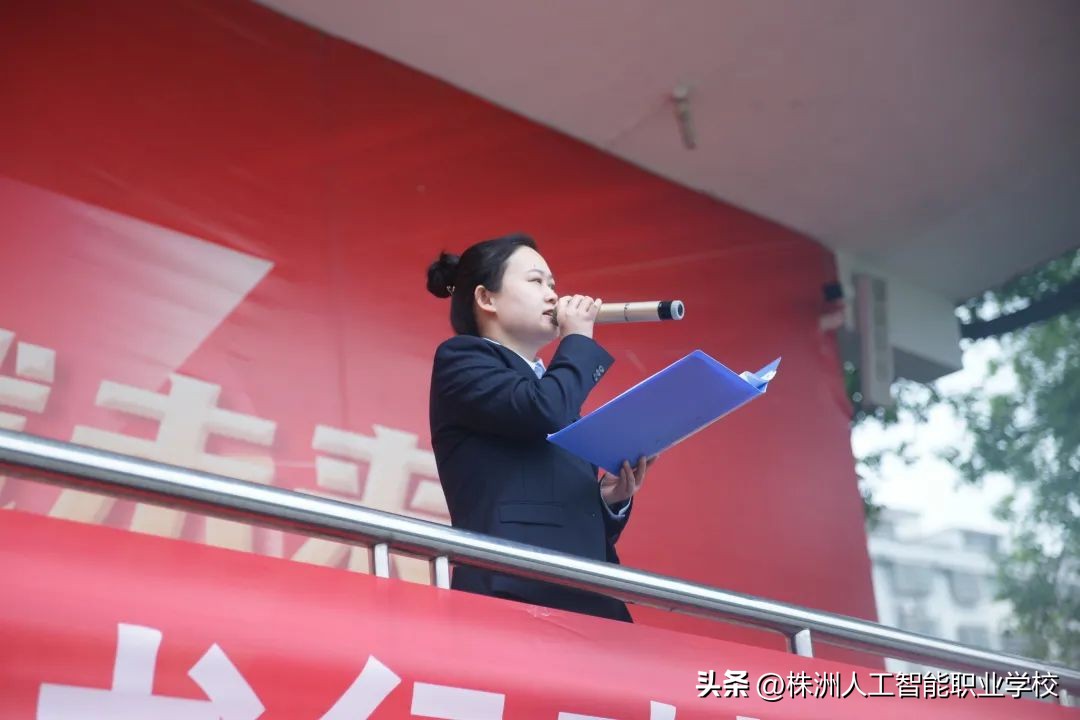 千人晨读丨诵读经典诗文，传承中华文化