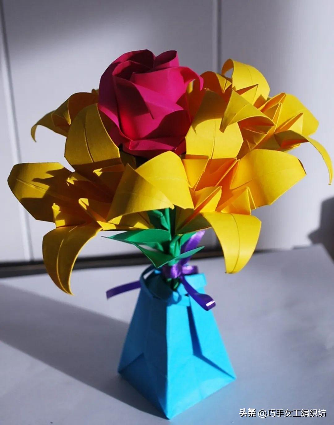 一张纸就能叠着的玫瑰,一张纸能折的红玫瑰花