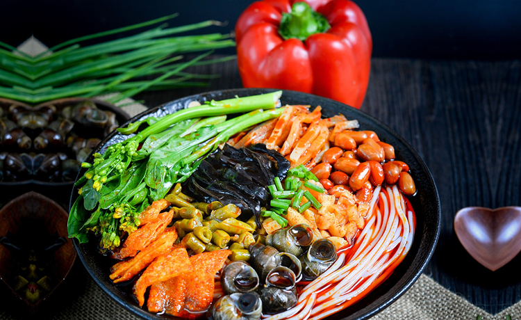 虎皮卤鸭脚柳州螺蛳粉的做法,柳州螺蛳粉鸭脚最正宗的做法