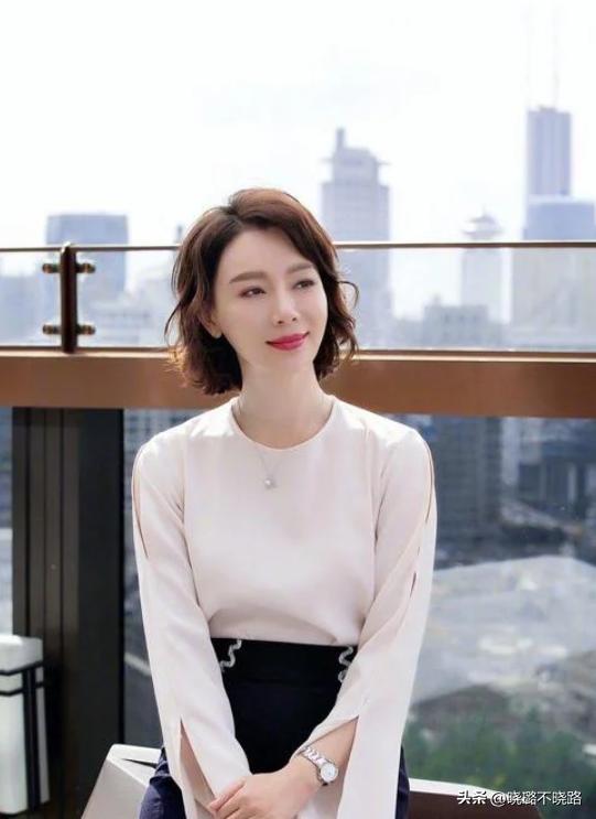 40岁脸大减龄的齐肩烫发,2020年时尚减龄齐肩烫发