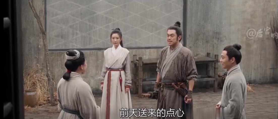 6岁女孩遭亲生母亲虐待,6岁女孩被父母虐待新闻