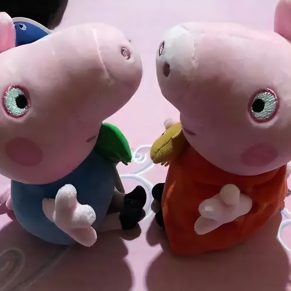 百子湾女模告诉我，晚上有人在她家门口放低温蜡烛，令我大开眼界