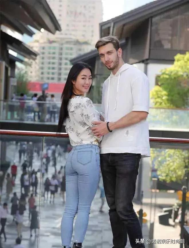 雪纺衫搭配牛仔裤穿搭图片,雪纺衫上衣搭配阔腿牛仔裤