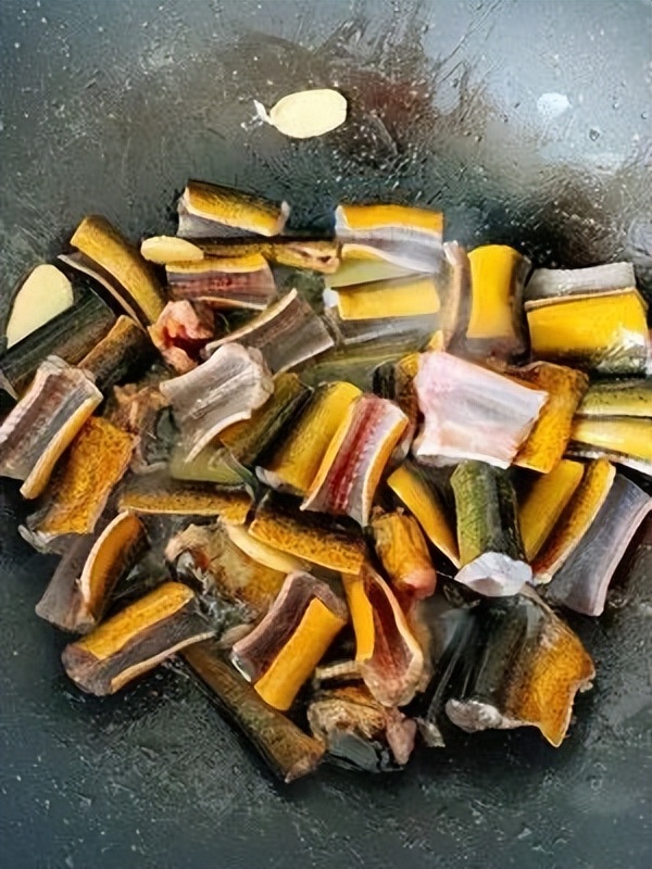 黄鳝与肉红烧如何制作,红烧黄鳝的做法家常菜