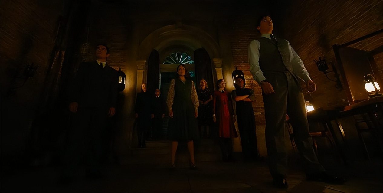 孤注一掷上映封神会掉价吗,孤注一掷提前点映抢封神票房