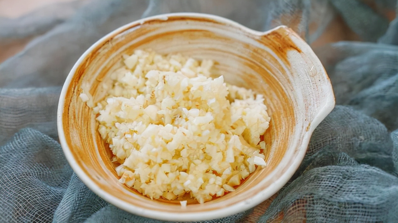 蛇不怕雄黄它究竟怕什么呢,蛇不怕雄黄粉而怕什么