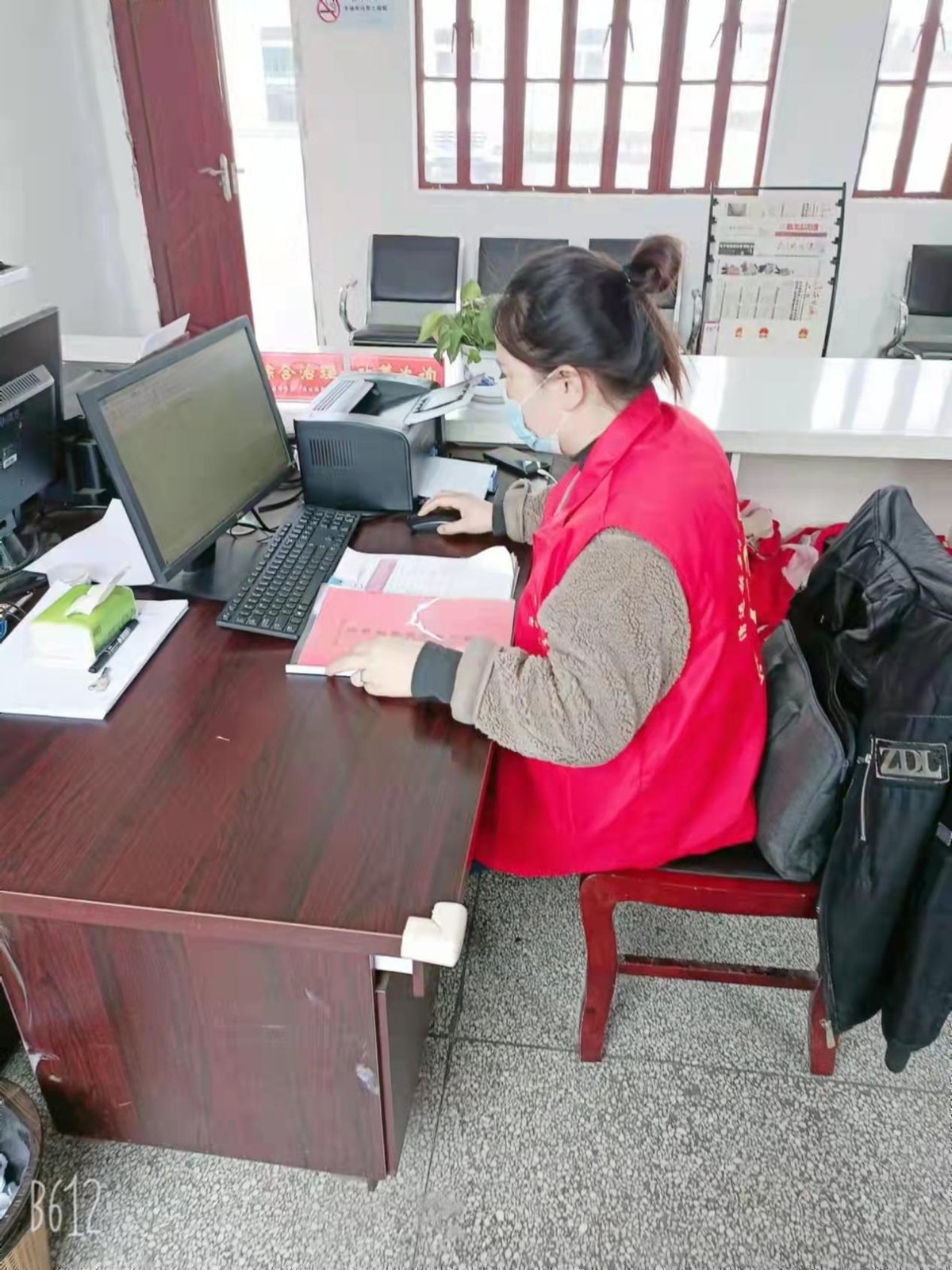 点赞最美战疫人,点赞巾帼志愿者战疫中为儿童护航