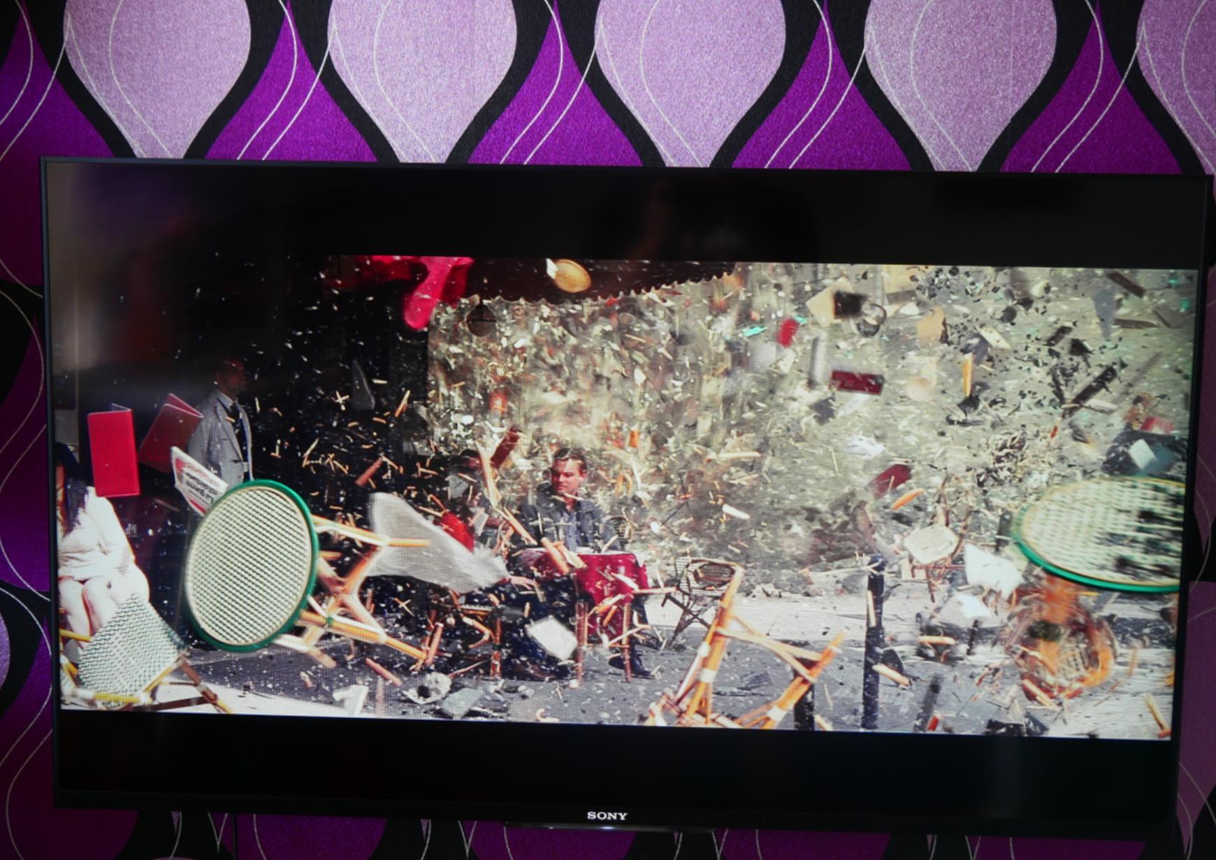 再也不怕投屏被限。零刻EQ12全能小主机直连电视，4K资源轻松看。