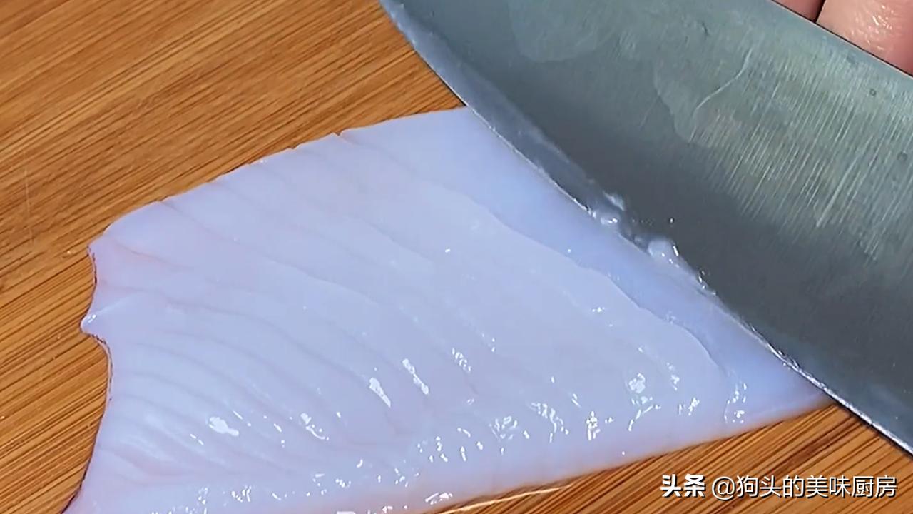 教你鱿鱼的海边做法不清蒸不白灼,鱿鱼最好吃的做法教程