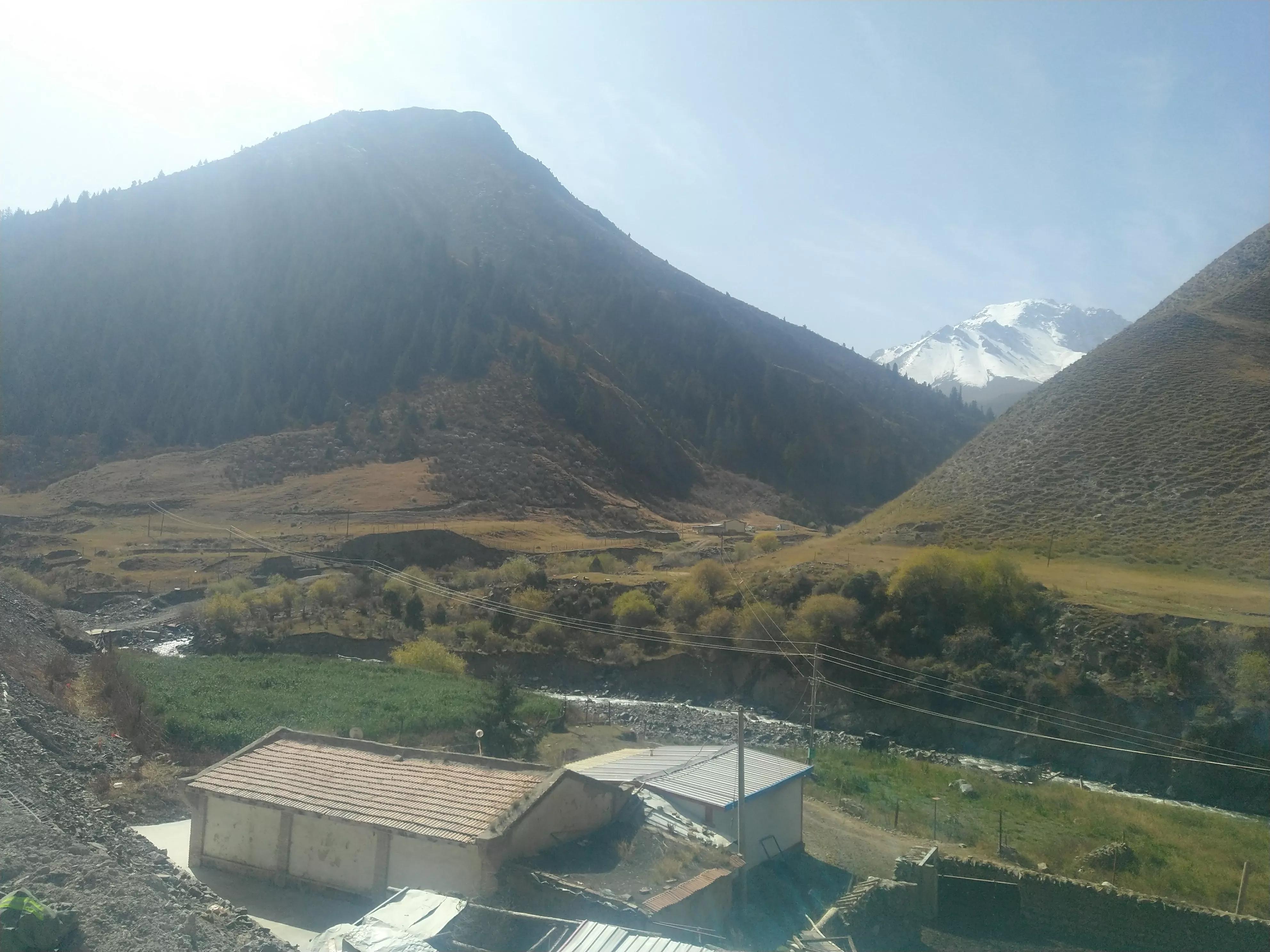 从甘肃翻越祁连山到青海,从肃北到青海沿途风景