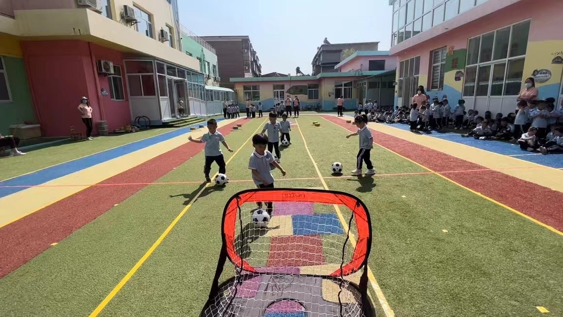 幼儿园足球嘉年华报道,小足球大梦想