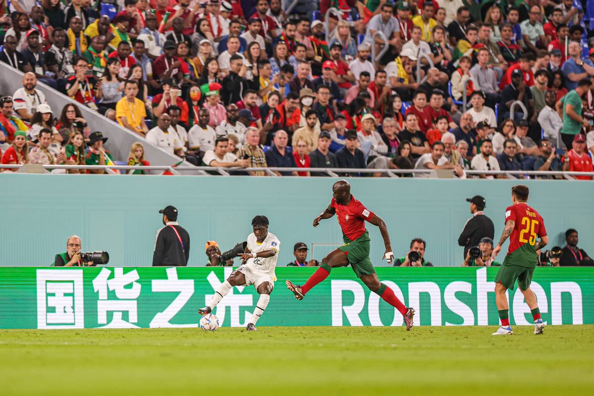 世界杯围墙广告,世界杯的宣传广告