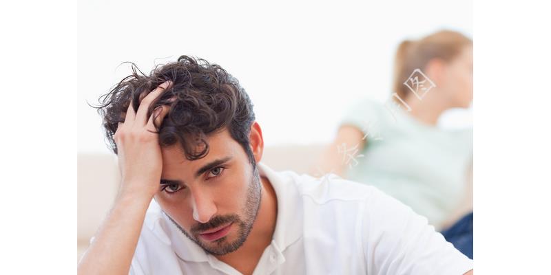 女儿18岁，每月零用金2000，却为了邻居的儿子与我争执