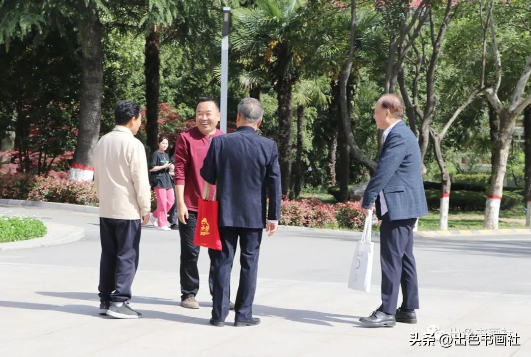 毛驴·石头·荆棘鸟——终南性灵社专访学者·作家王海珺