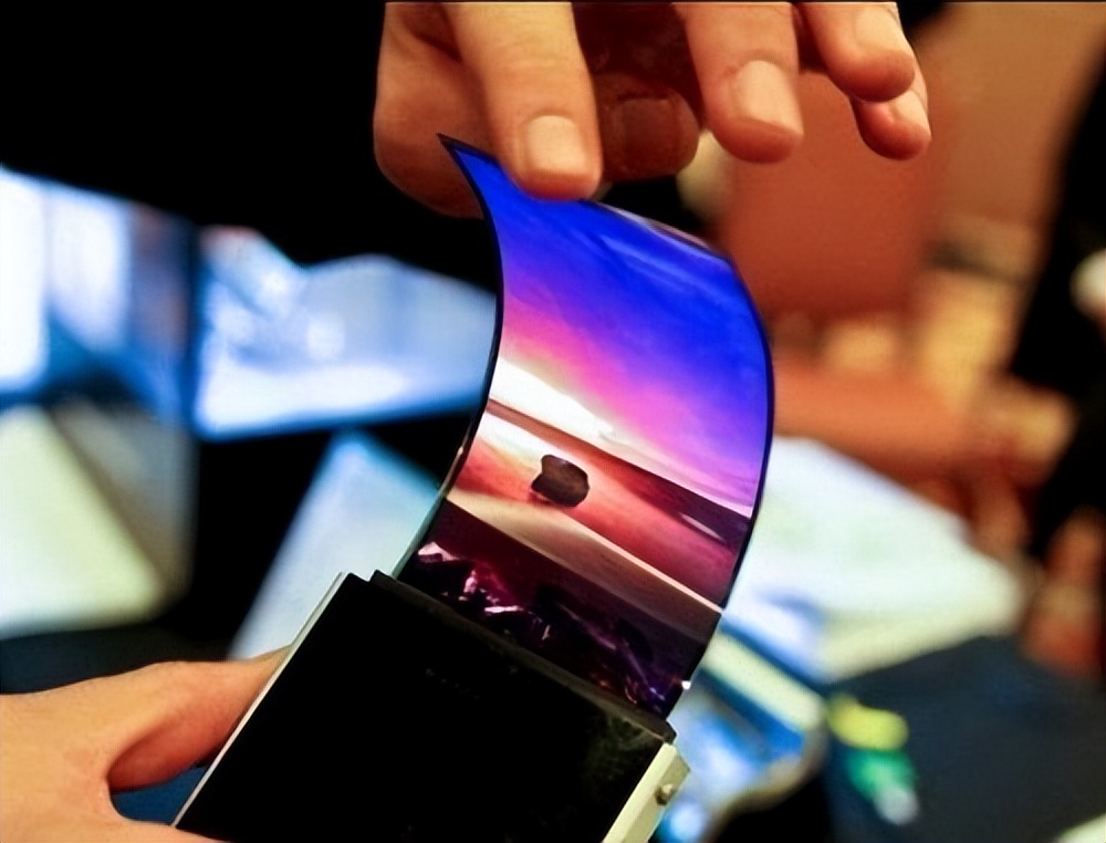 2000曲面屏手机,曲面屏手机容易碎吗