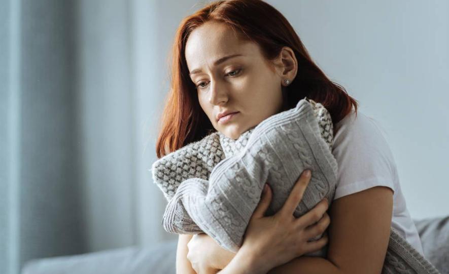 来月经前乳房胀痛有影响吗,来月经乳房会不会刺痛