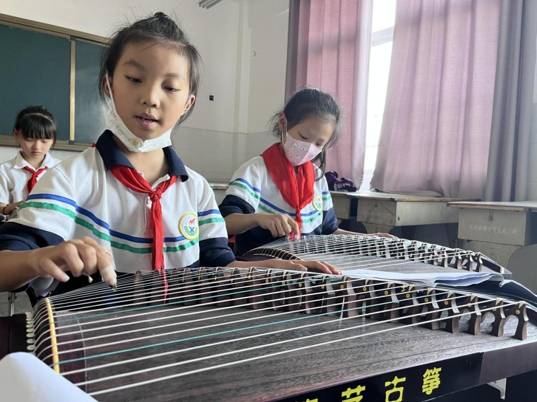 各学校开展丰富多彩的社团活动,多彩社团精彩纷呈