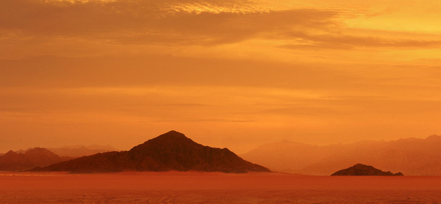 地球和火星的距离是多少公里,地球到火星的距离飞机要飞多久