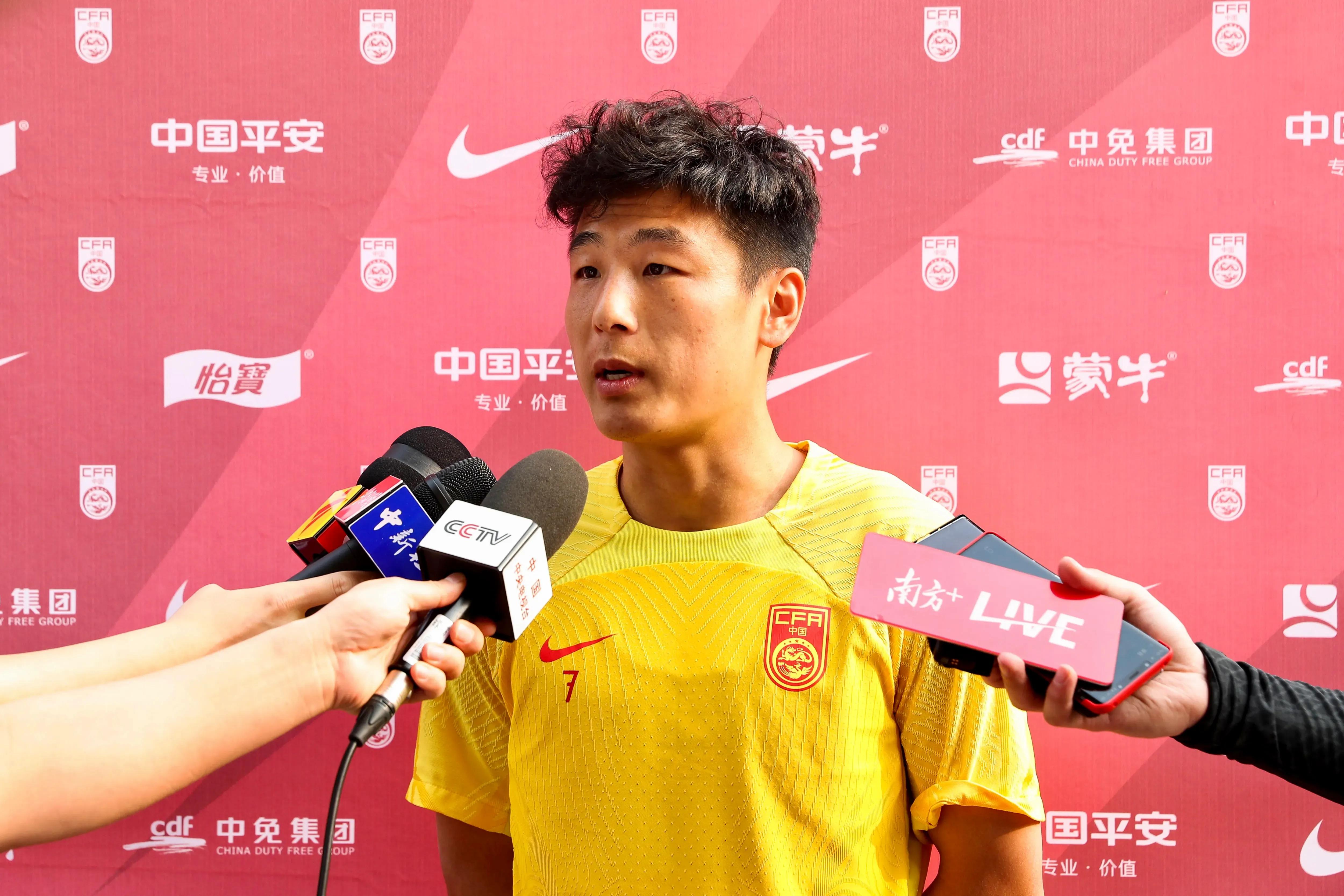 中国男足2-1泰国扬科维奇,中国男足去新西兰打两场比赛