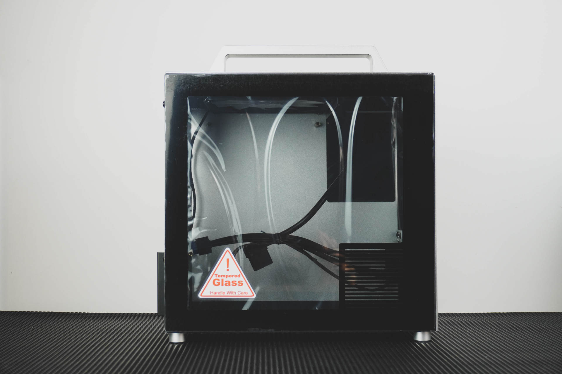 机箱空间太小了咋办,主机机箱太大了怎么改小