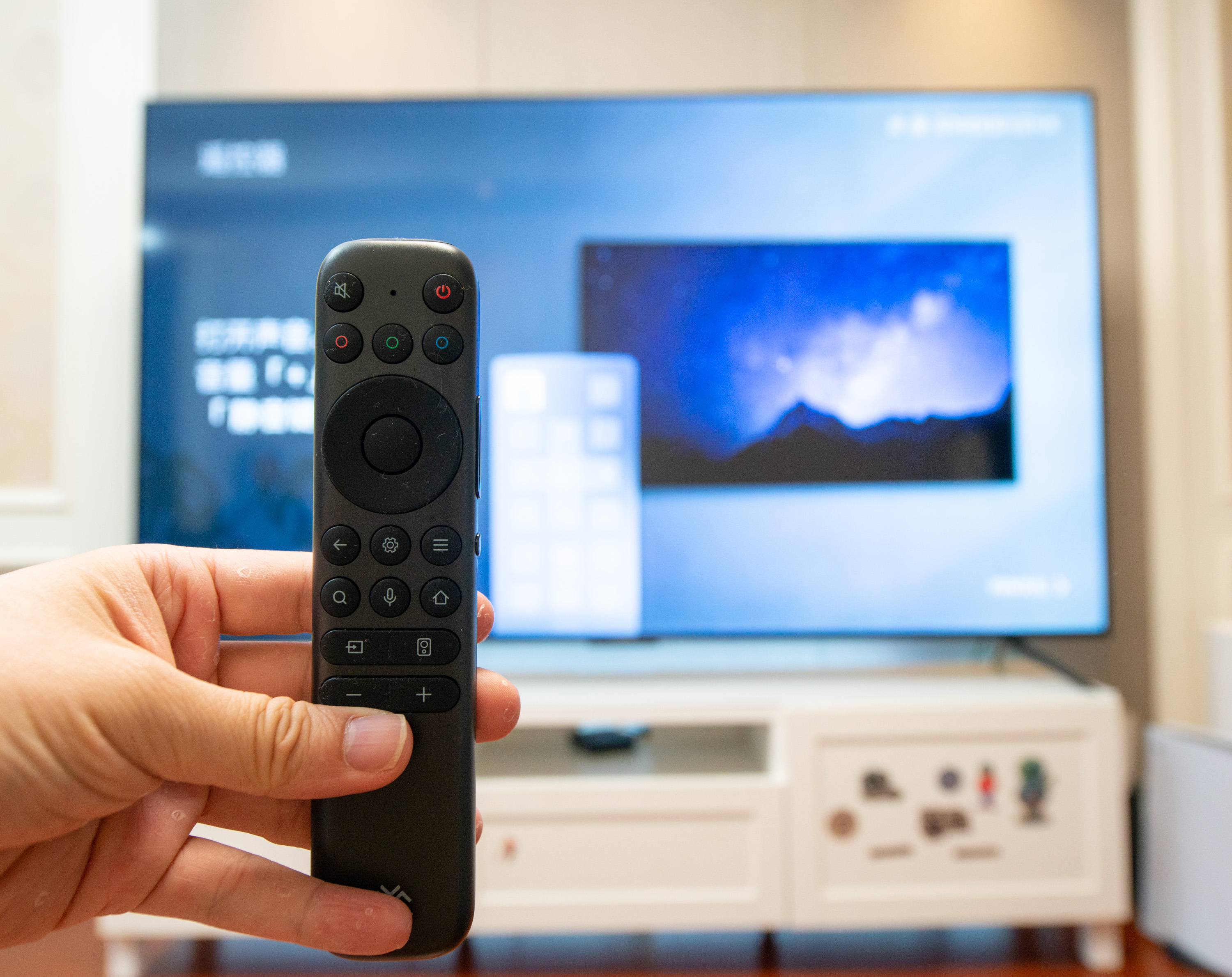 碎屏的电视机,家里电视碎屏了