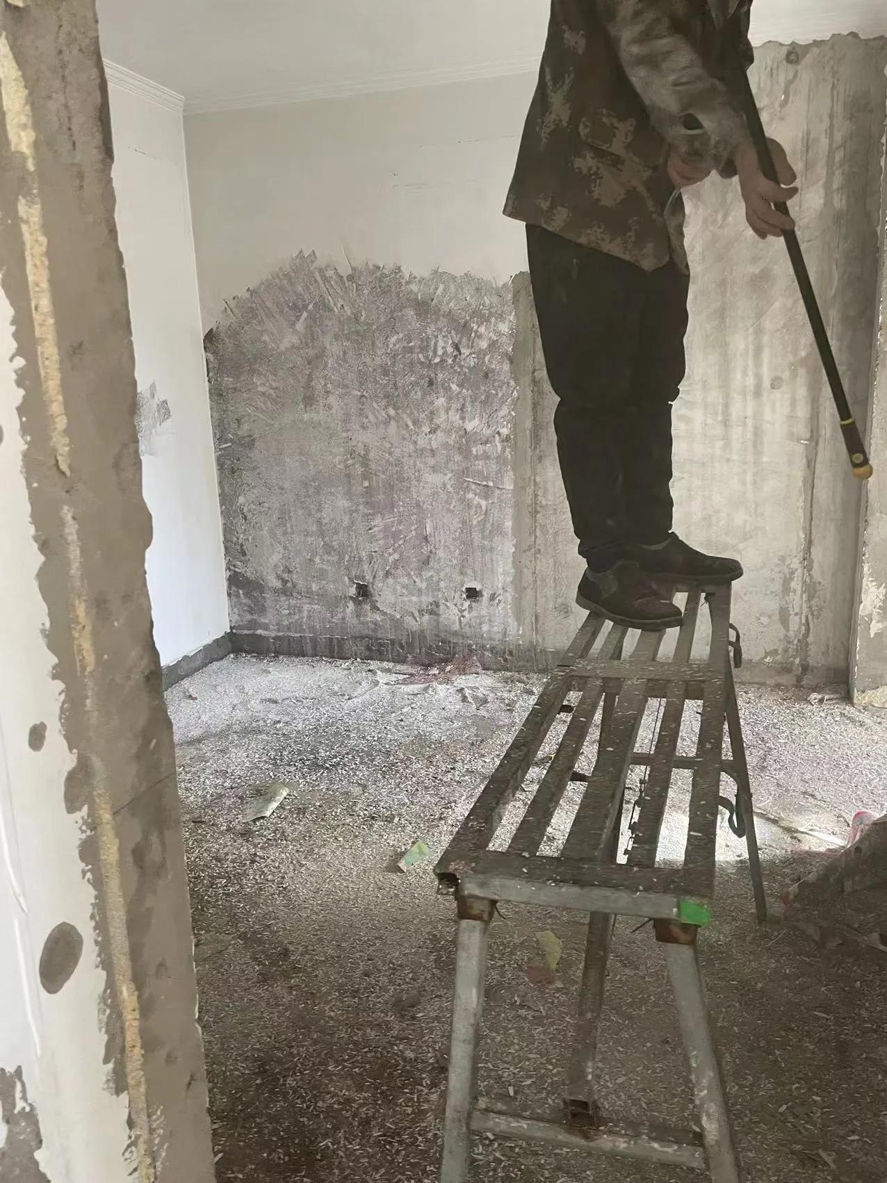 老房顶面墙皮需要铲除吗,老房装修铲除墙皮找什么工