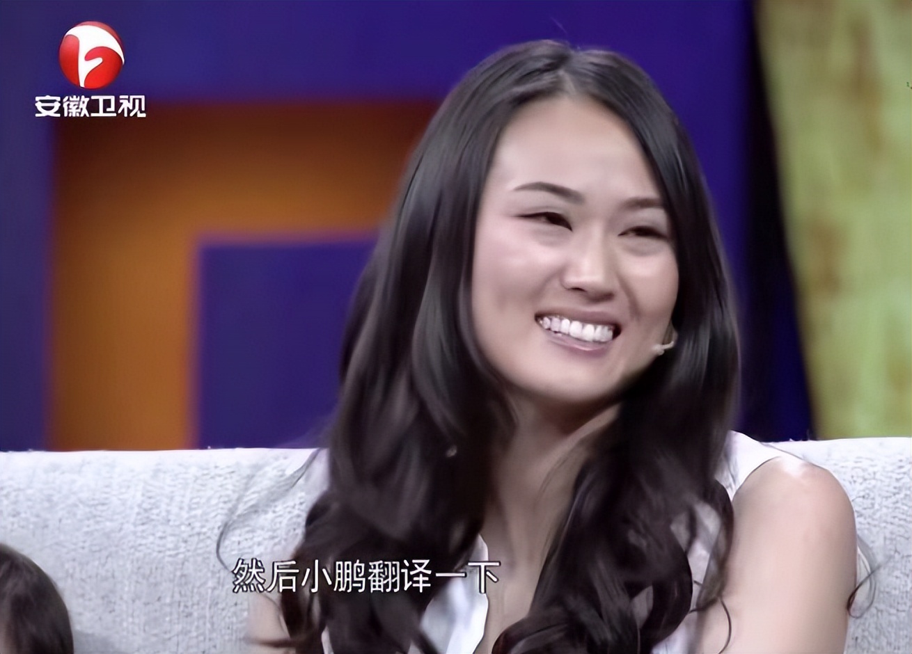 “只讲英文”李安琪：嫁*小鹏李**13年，从不说中文，哪来的优越感？