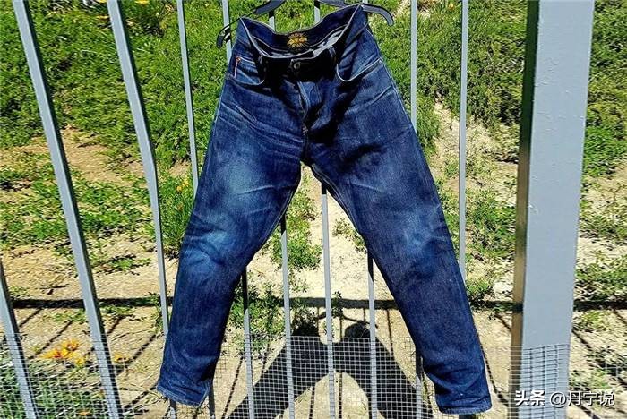 牛仔裤水洗工艺是怎样的,牛仔裤如何浸泡