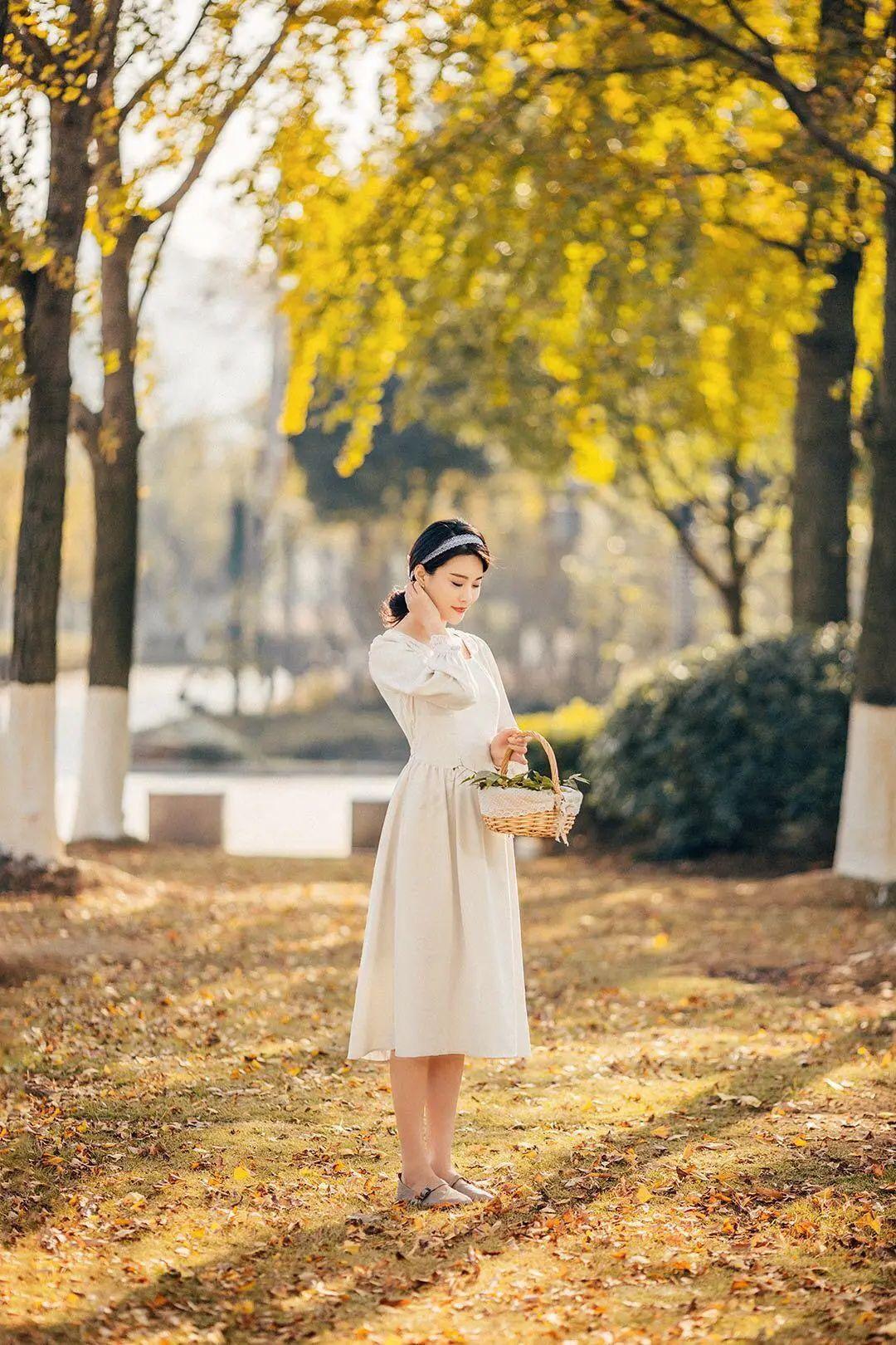 中年女人优雅自然的拍照姿势,最佳拍照姿势图解中年