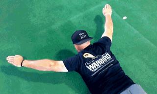 家用健身房器械,健身房哪个器械能使背变薄