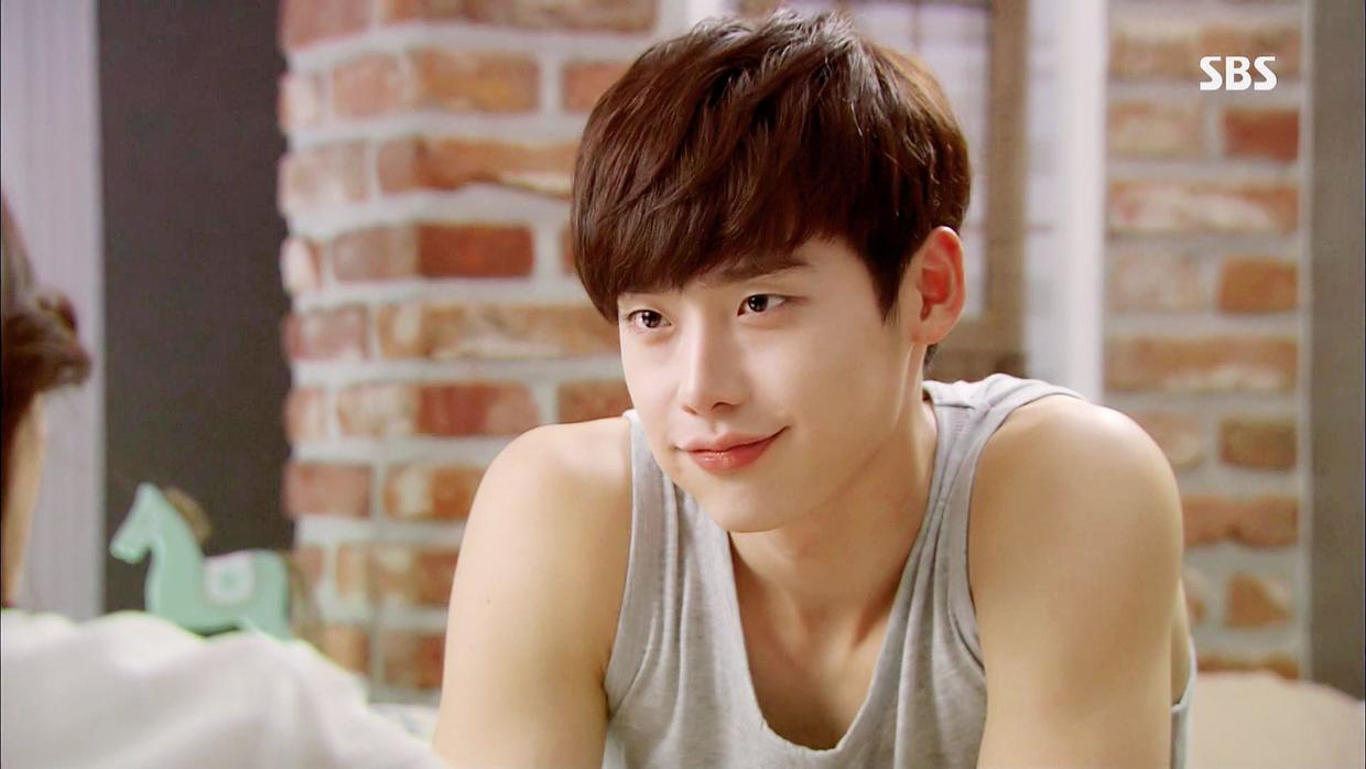 iu和李钟硕什么时候谈的恋爱,iu和李钟硕恋情怎么被发现的