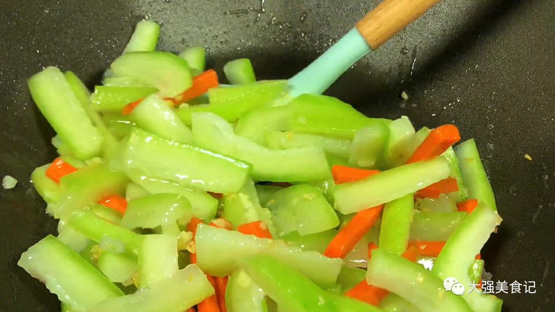 肺气热引起的咳嗽吃什么止咳化痰,阳了咳嗽吃什么菜好