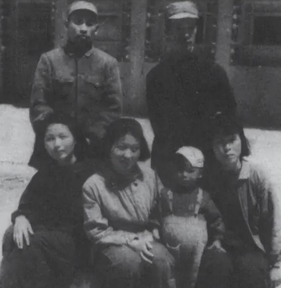 1972年,65岁开国上将迎娶小33岁的小姨子:这是妻子临终前的遗愿