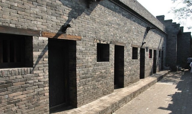 匪首获死刑后献出秘方，被改判当上政协委员，药物今成广西名片