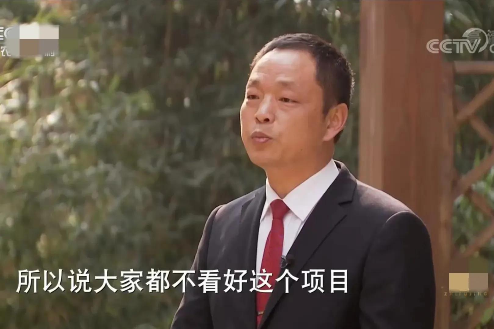 小伙将废品做成工艺品,湖北小伙一年狂赚80亿