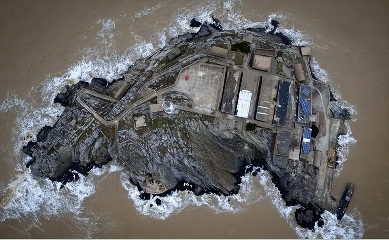 夫妻驻守孤岛32年,夫妇坚守孤岛32年