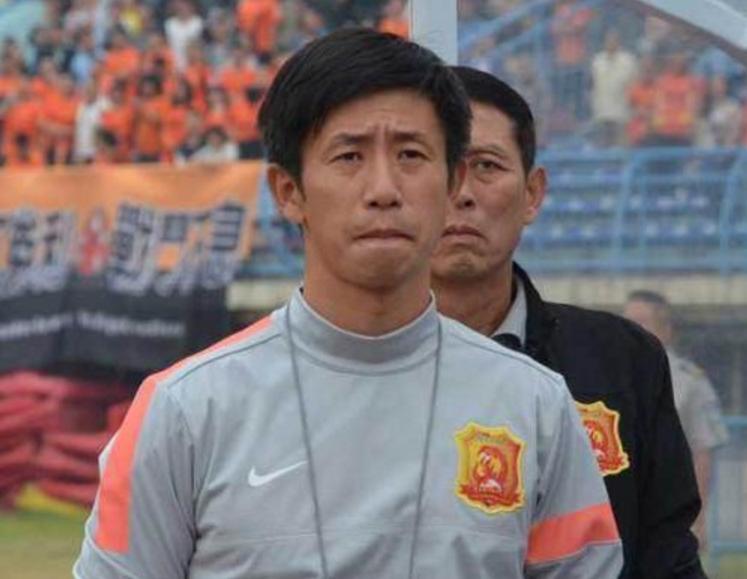 中国男足主教练李铁近况,男足原主教练李铁案开庭