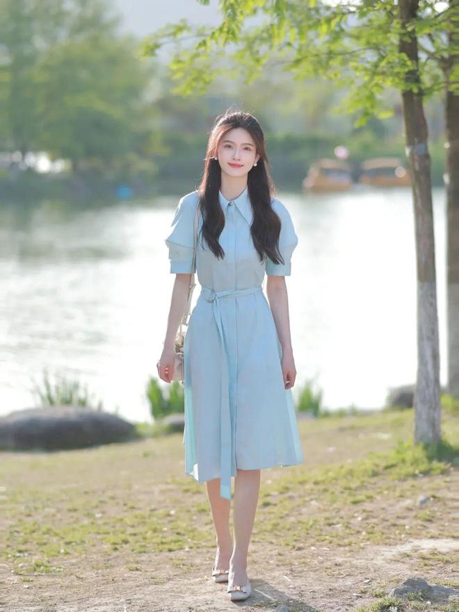 中年女性怎么穿的减龄又有职业感,中年女人减龄的穿搭