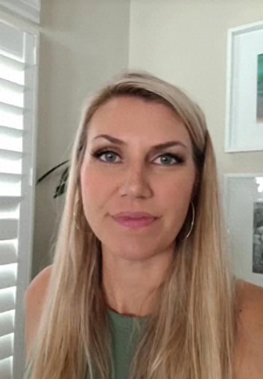 惊!13岁少女意外发现家庭录像带,竟然揭露父亲肮脏的秘密!