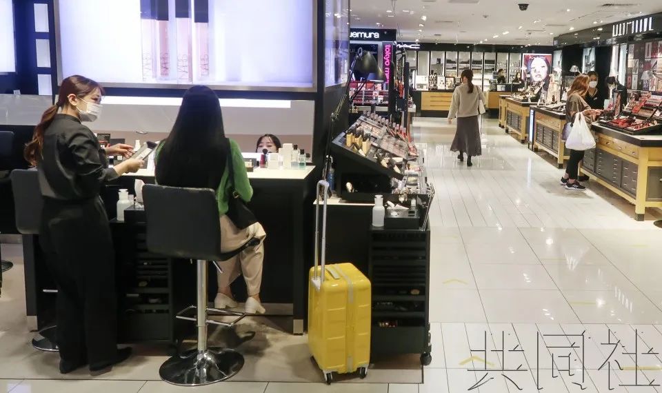 访日游客开启爆买模式,日本成了全世界最便宜的地方