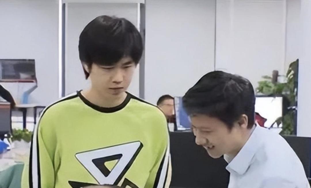 三个宅男开的公司,三个宅男玩生存游戏