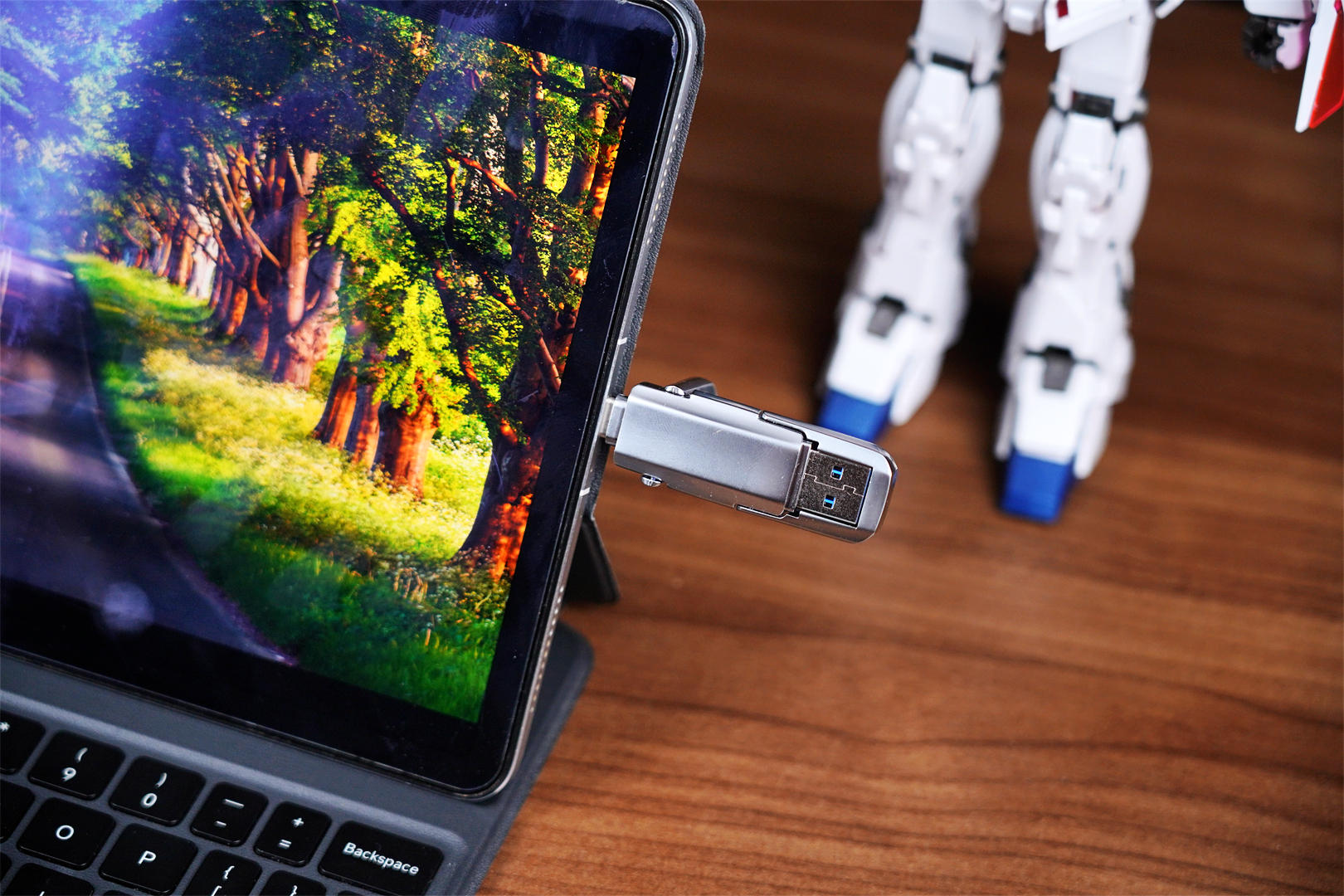 m.2固态硬盘如何当做移动硬盘使用,m.2移动硬盘与固态u盘的区别