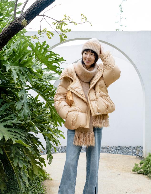 短款羽绒服简约穿搭穿出高级感,小个子冬天穿长款羽绒服好看吗