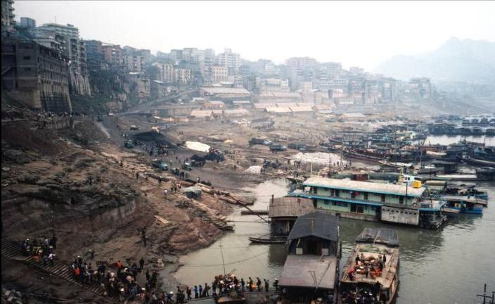 80年代首富牟其中,传奇富商牟其中