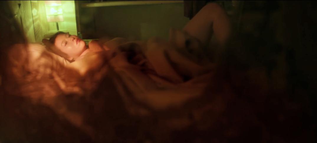 性感女神月入几十万，大家一起“下海”？她没被骂多亏有香港挡着