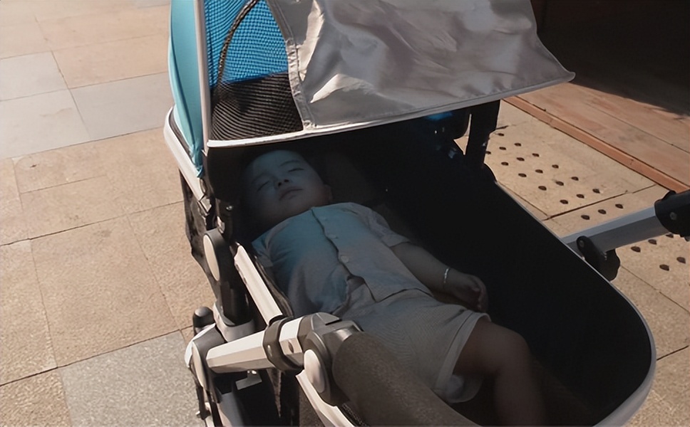 婴儿推车什么时候用,婴儿推车一般适合多大的宝宝